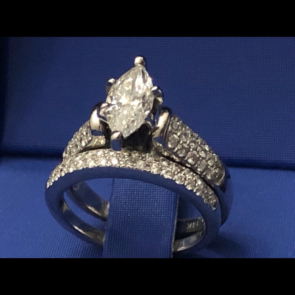 1 carat vintage Marquise wedding set